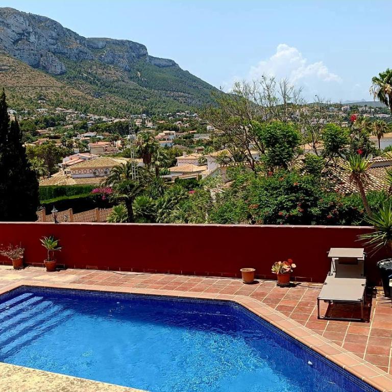 Villa maravillosa con piscina y buenas vistas - Villa - 1