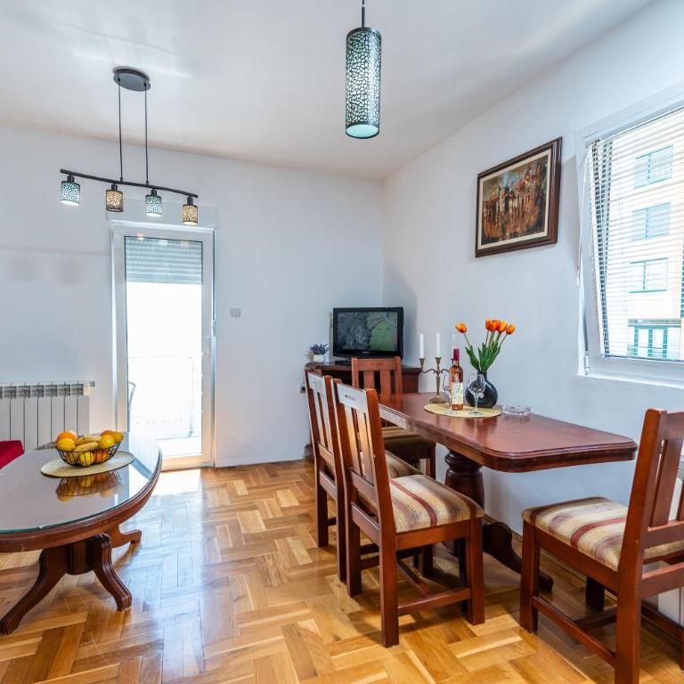 Apartments Durmitorska Vila - Deluks Apartman sa 2 Spavaće Sobe i Pogledom na Vrt - 4