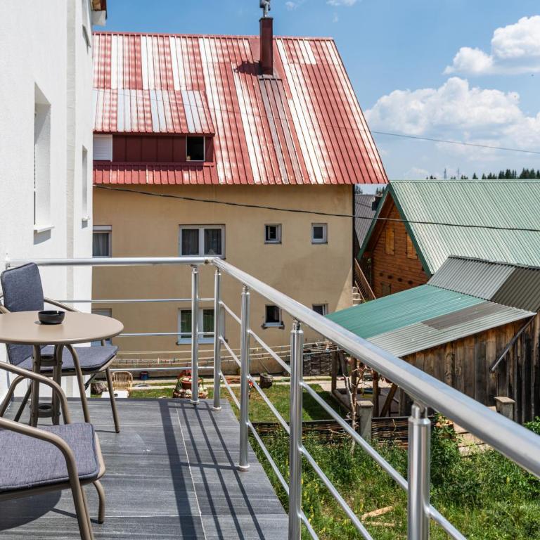 Apartments Durmitorska Vila - Deluks Apartman sa 2 Spavaće Sobe i Pogledom na Vrt - 16