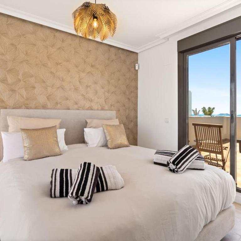Sea View Apartment with Private Jacuzzi - Sunset Golf, Estepona - Apartamento de 2 dormitorios con vistas - 3