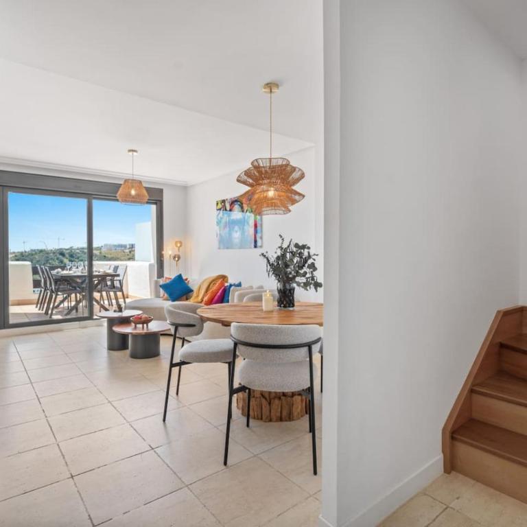 Sea View Apartment with Private Jacuzzi - Sunset Golf, Estepona - Apartamento de 2 dormitorios con vistas - 10