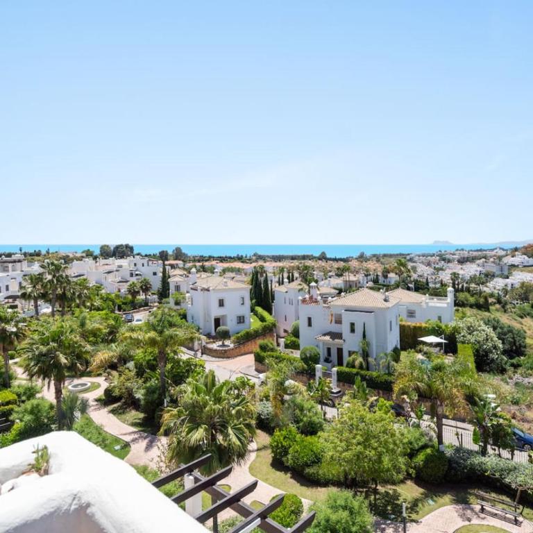 Sea View Apartment with Private Jacuzzi - Sunset Golf, Estepona - Apartamento de 2 dormitorios con vistas - 21