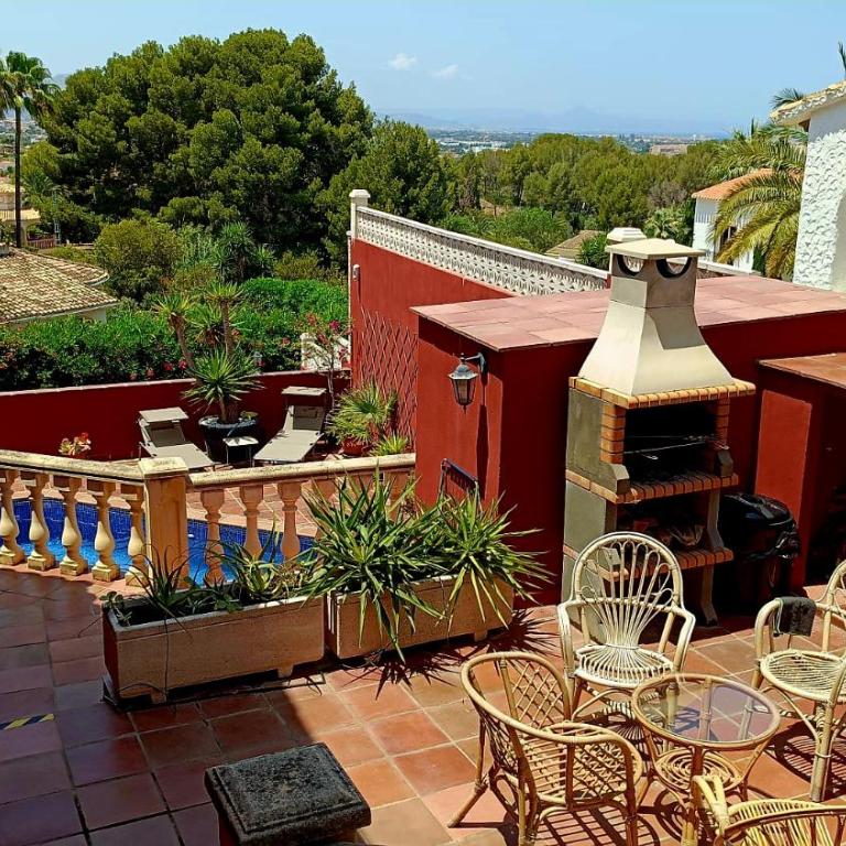 Villa maravillosa con piscina y buenas vistas - Villa - 26