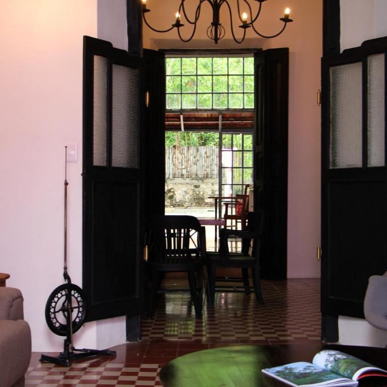 Oasis with natural pool in the heart of Mérida - Three-Bedroom Villa - 25