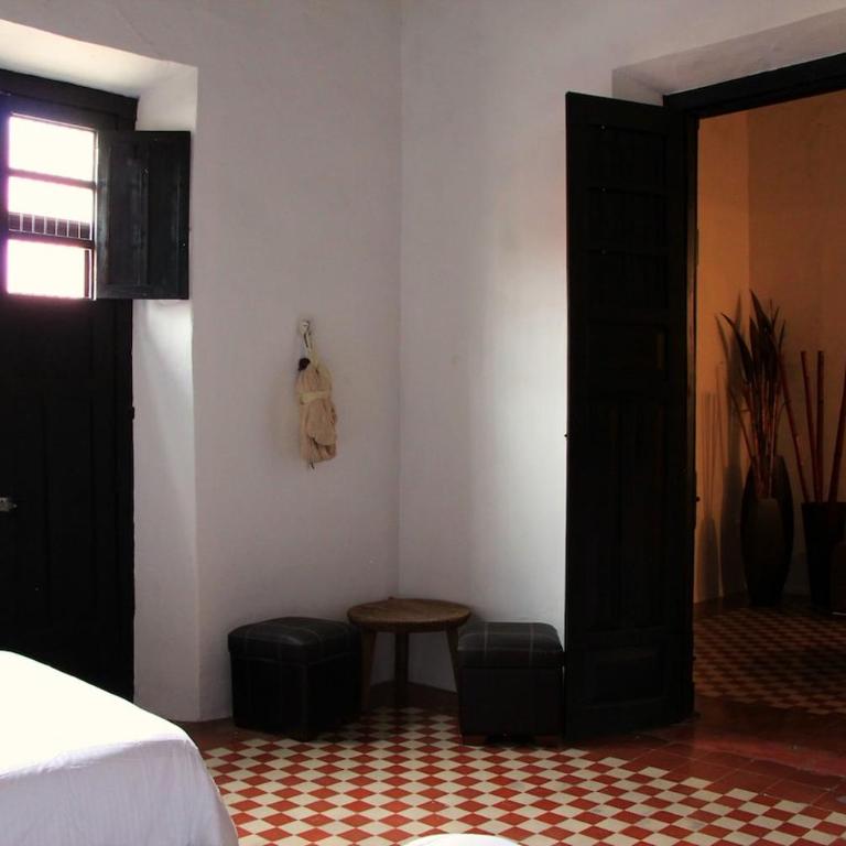 Oasis with natural pool in the heart of Mérida - Three-Bedroom Villa - 54