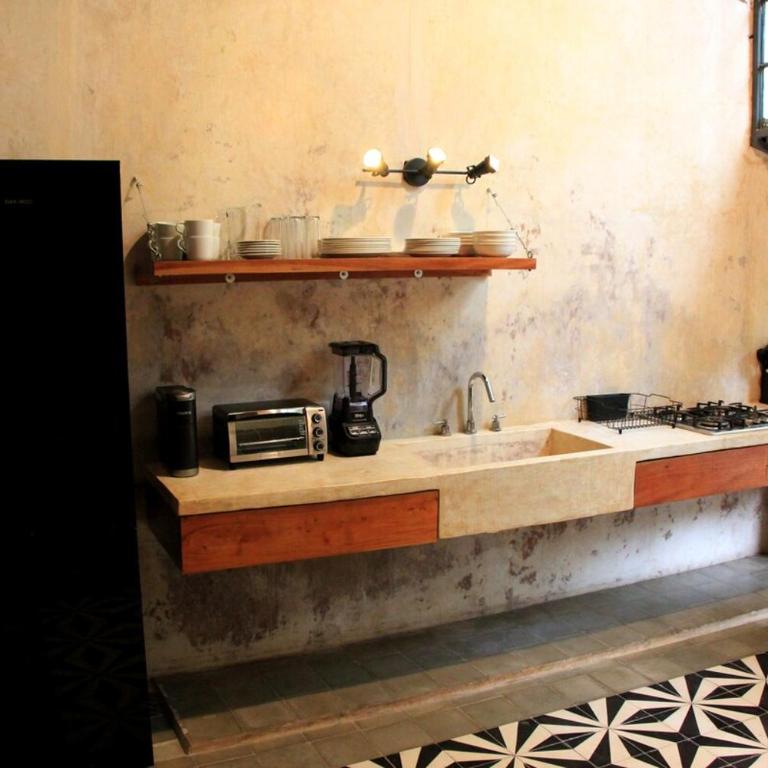 Oasis with natural pool in the heart of Mérida - Three-Bedroom Villa - 63