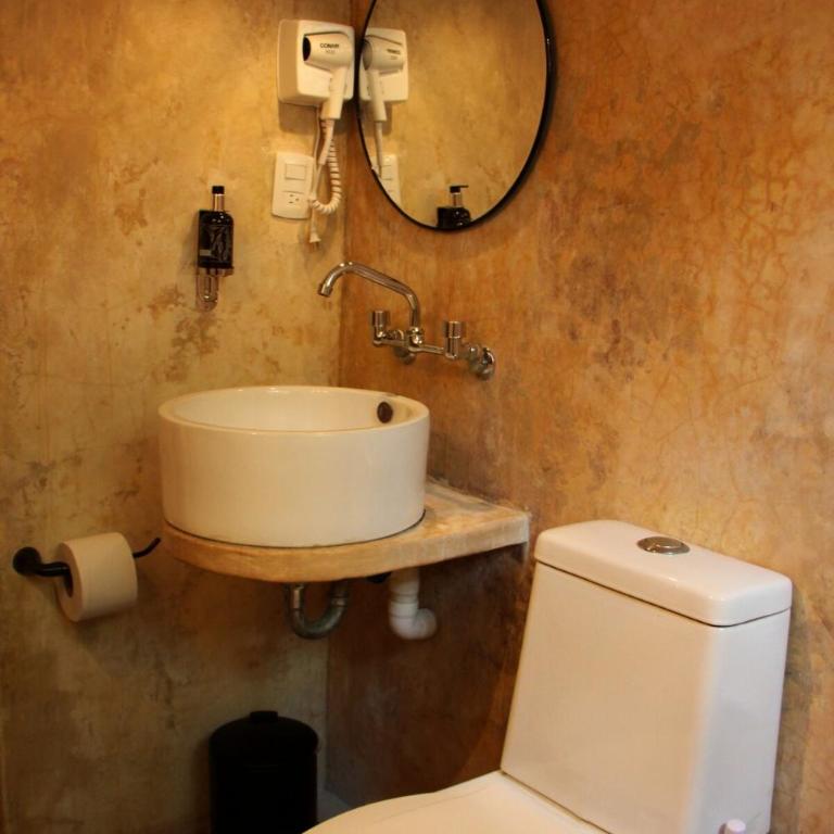 Oasis with natural pool in the heart of Mérida - Three-Bedroom Villa - 66
