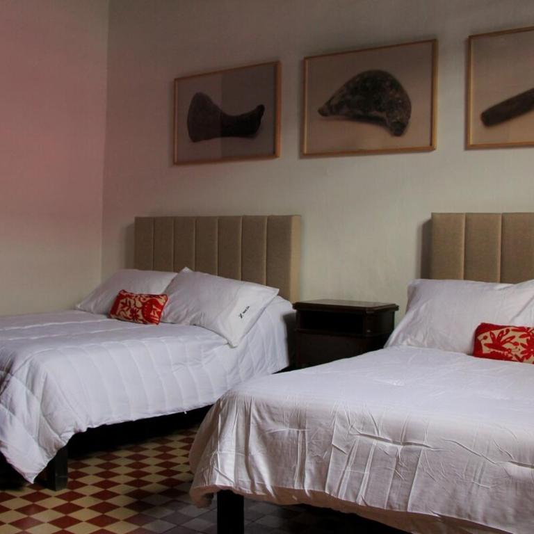 Oasis with natural pool in the heart of Mérida - Three-Bedroom Villa - 80