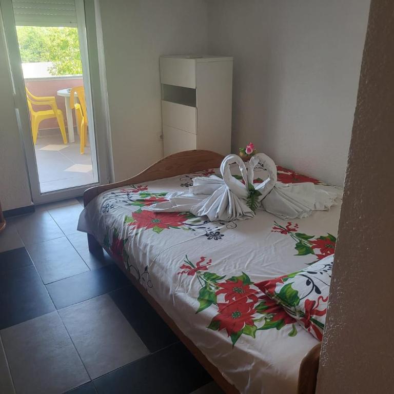 Apartment Asko - Deluks Dvokrevetna Soba sa Bračnim Krevetom - 1