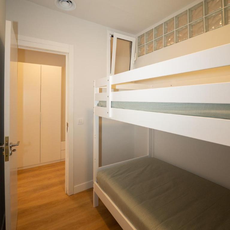 Sants centro, terraza y calma urbana - Two-Bedroom Apartment - 23