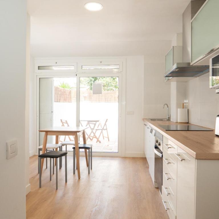 Sants centro, terraza y calma urbana - Two-Bedroom Apartment - 10