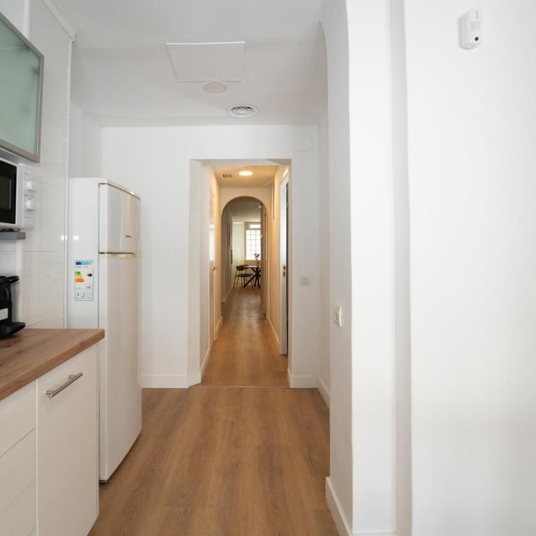 Sants centro, terraza y calma urbana - Two-Bedroom Apartment - 16