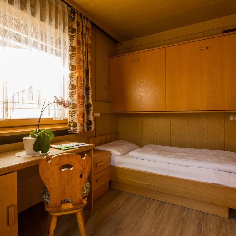 Pensione Haus Erica - Camera Tripla Basic con Bagno in Comune - 4