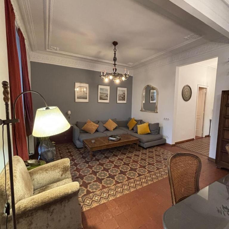 Céntrico y espacioso apartamento - Four-Bedroom Luxury Apartment - 44