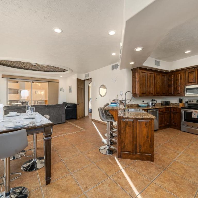 Bella Sirena 2BR 2BA 3rd Floor Ocean View B301 - Apartamento - 10