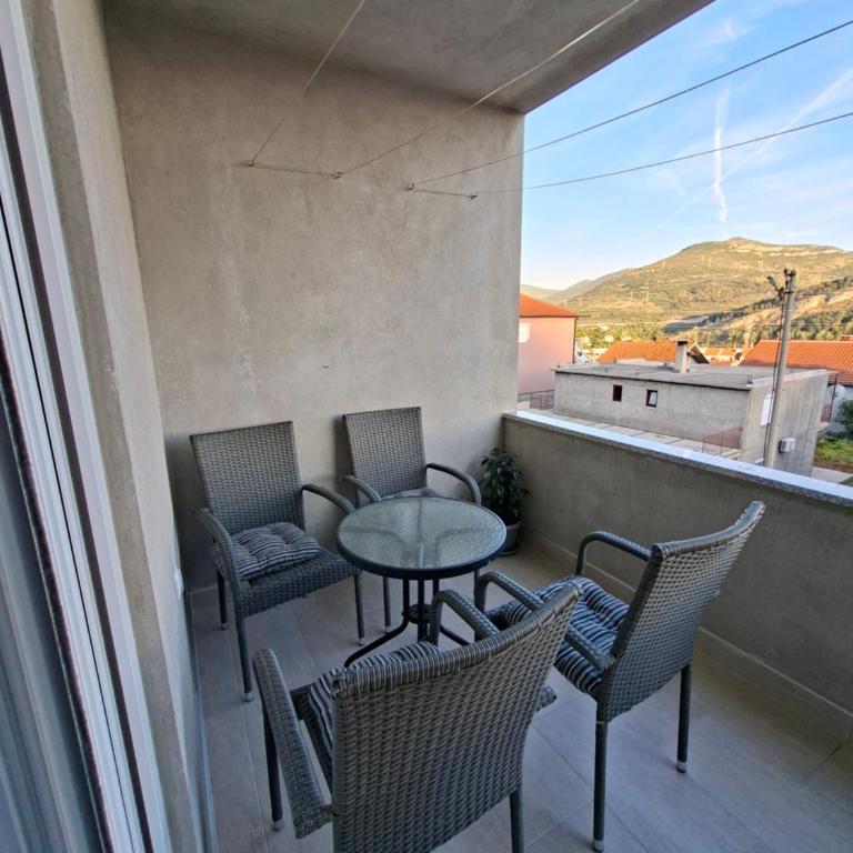 Gina - Two-Bedroom Apartment - 10
