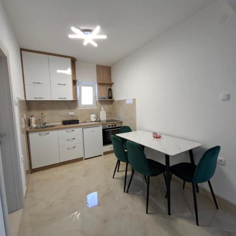 Gina - Two-Bedroom Apartment - 11