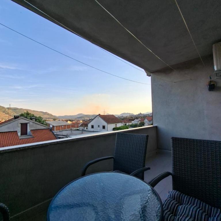 Gina - Two-Bedroom Apartment - 12