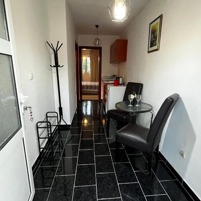 Krsto - One-Bedroom Apartment - 1