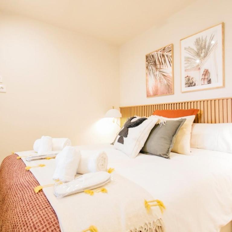 1 bedroom 1 bathroom - La Alfalfa - Cozy study - One-Bedroom Apartment - 9
