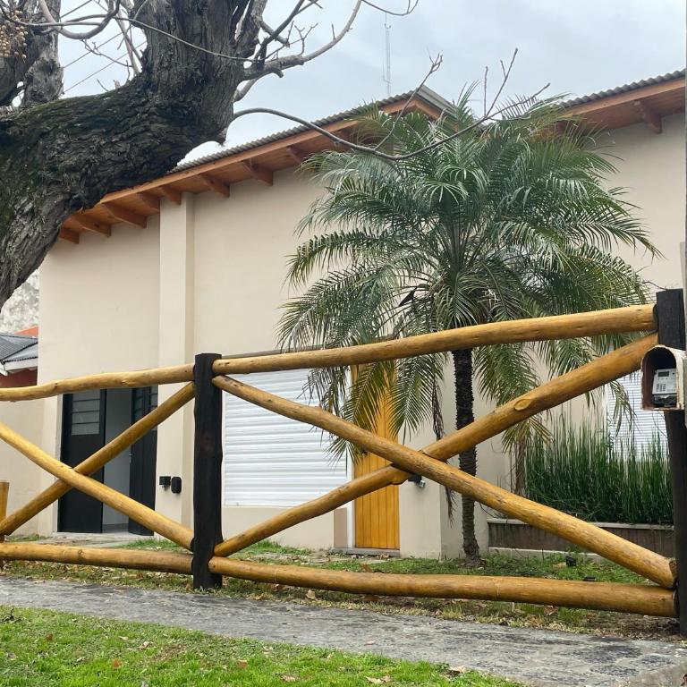 Casa con piscina en City Bell - Two-Bedroom House - 20