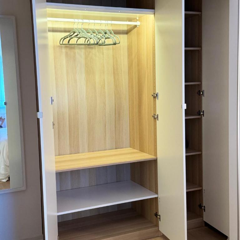 ELIOS LIVING - Parcheggio Privato, Vicino al centro, 200m dal Mare - Appartamento Superior con 1 Camera da Letto e Balcone - 26