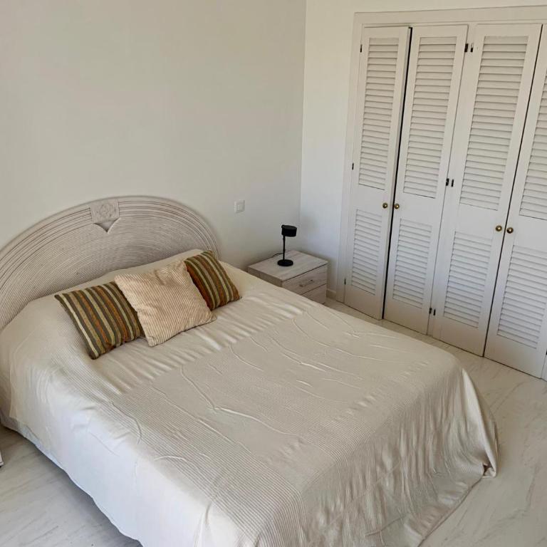Cartuja Del Golf Duplex Penthouse - Three-Bedroom Apartment with Park View - 24