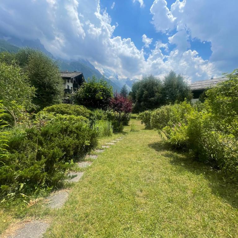 Alpine Escape Mont Blanc at Your Window - Appartement - 55
