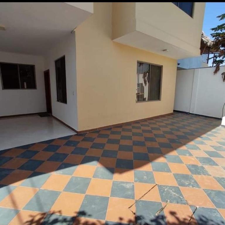 Casa General Villamil, amplia y cerca del mar - Four-Bedroom House - 3