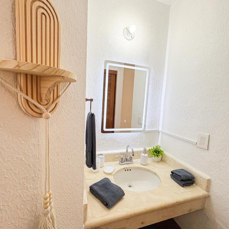 Modern 2BR Apt-3 Baths-Pool-Wi-Fi-Steps to Beach - Apartamento de 2 dormitorios - 32