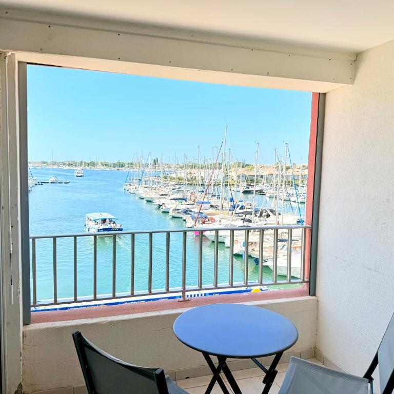 Duplex-HYPER Centre Cap d'Agde - 9 personnes - Vue port et Mer - WIFI - Appartement 3 Chambres avec Vue sur le Port - 21
