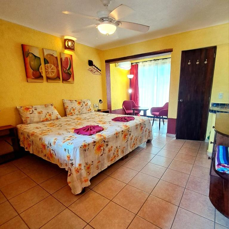 HOTELITO SWISS OASIS, Playa Zicatela - Adults Only - Kitchen - Cocina - Habitación Doble - 2