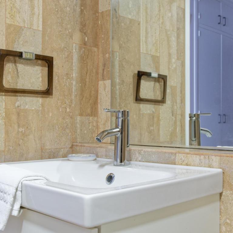 CASTEL SAINT CLAIR - Charmant Studio plein centre avec Parking - One-Bedroom Apartment - 19