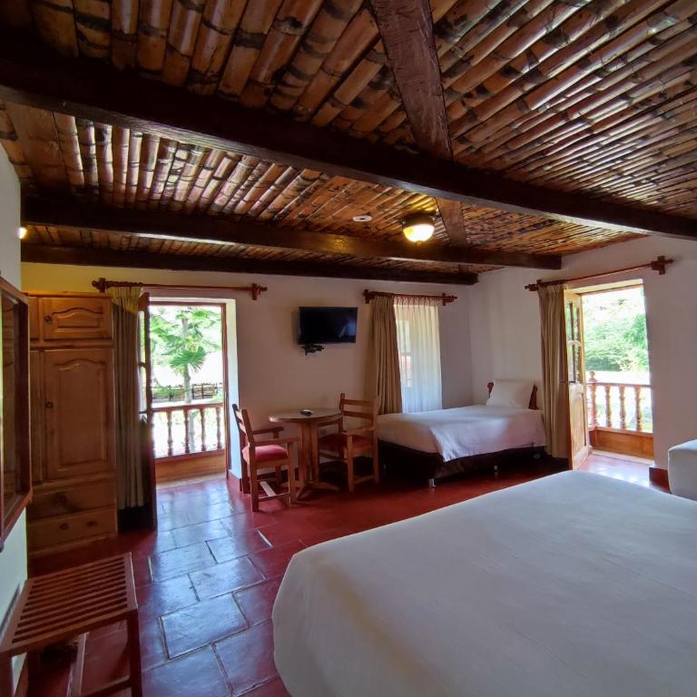Hotel Fundo Achamaqui - Comfort Quadruple Room - 2