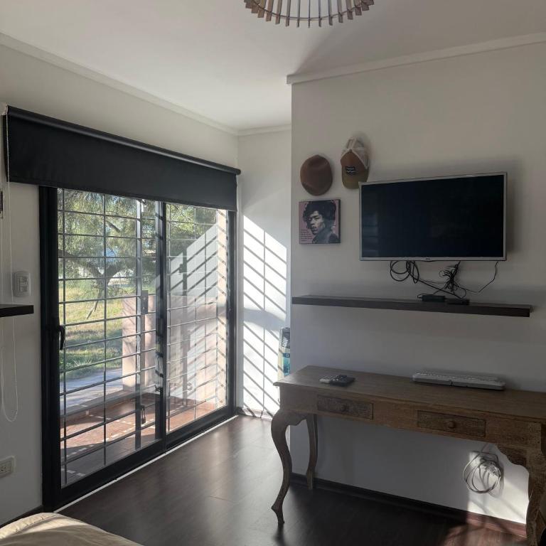 Quinta en City Bell - Three-Bedroom House - 8
