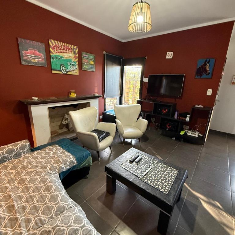 Quinta en City Bell - Three-Bedroom House - 12