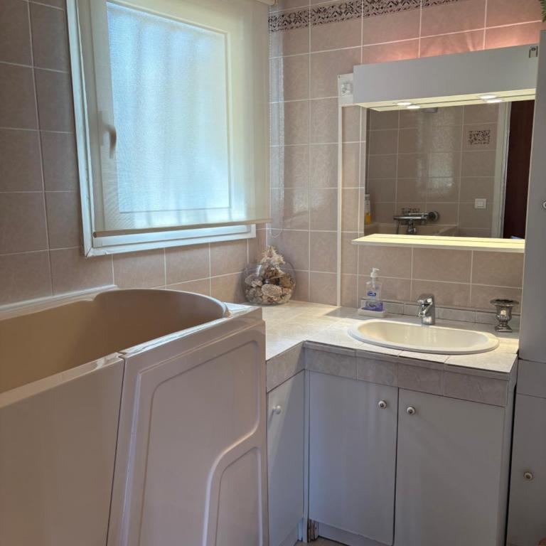 Magnifique emplacement pour ce joli f3 - Two-Bedroom Apartment - 6