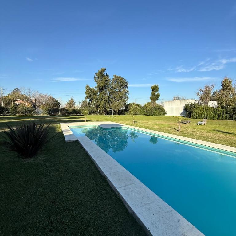 Quinta en City Bell - Three-Bedroom House - 2