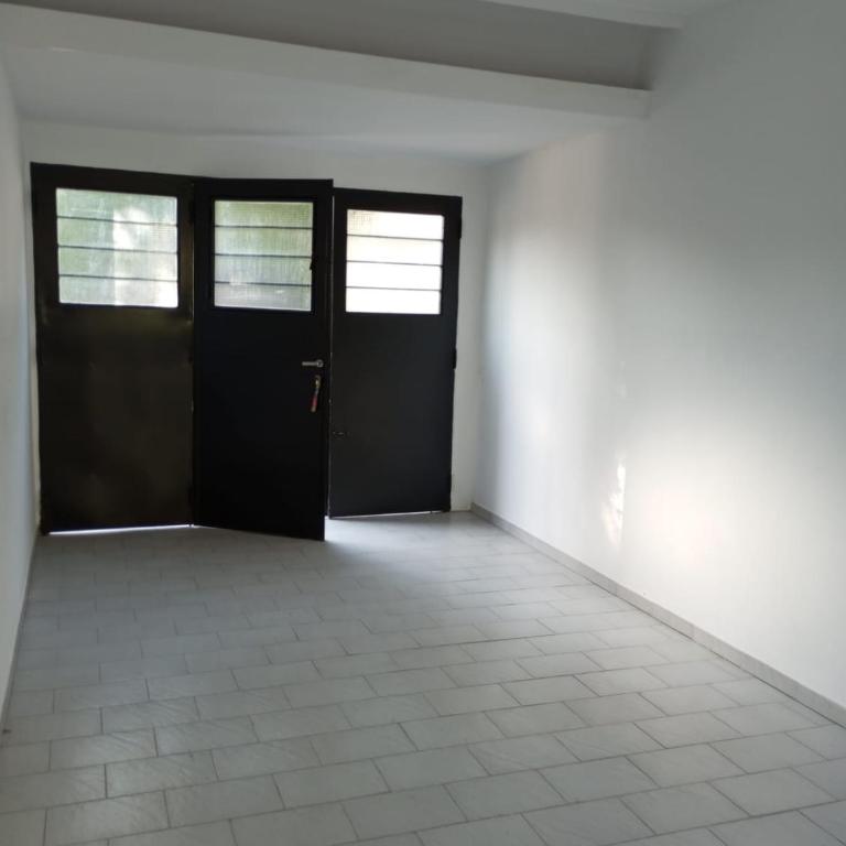 Casa con piscina en City Bell - Two-Bedroom House - 33