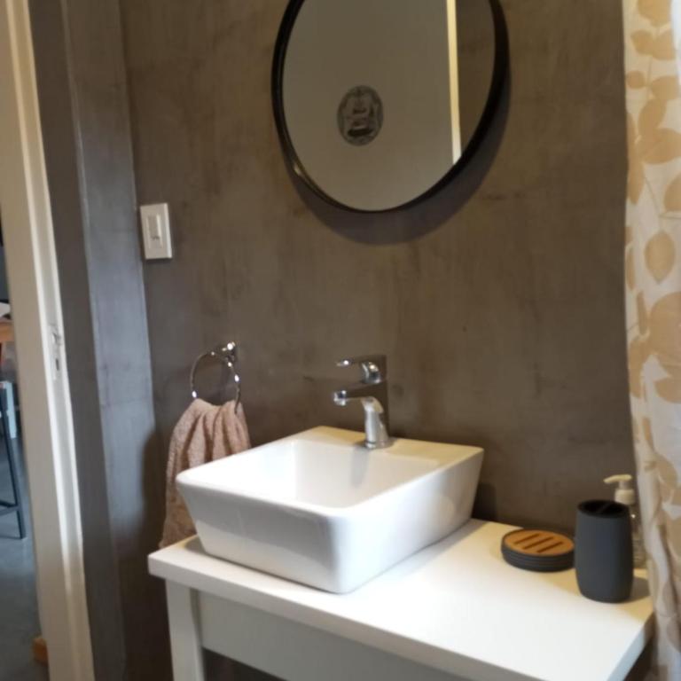 Casa con piscina en City Bell - Two-Bedroom House - 34