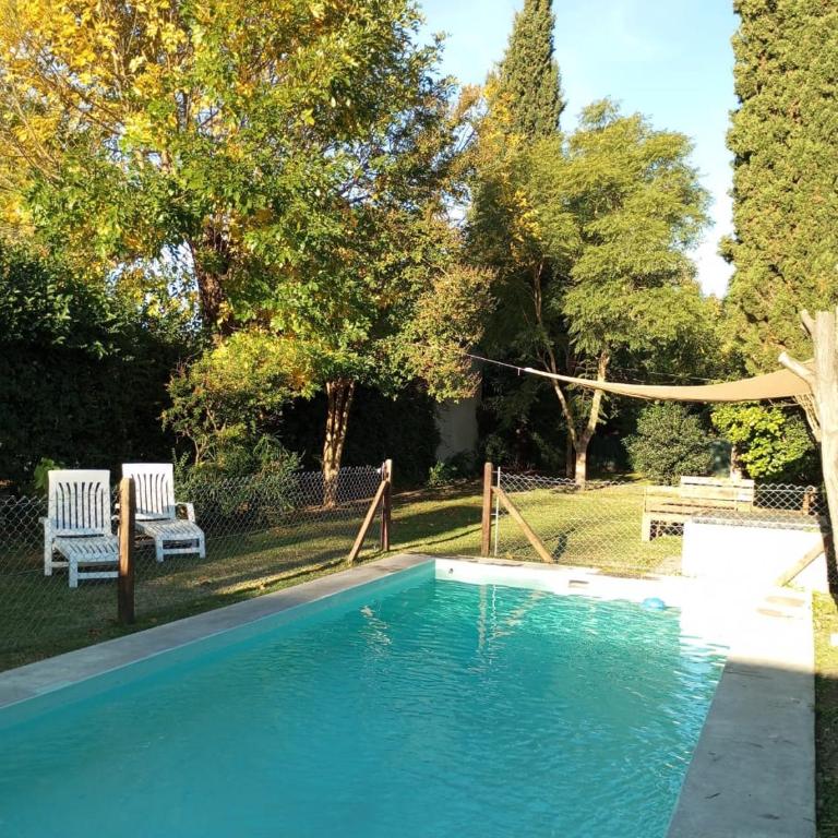 Casa con piscina en City Bell - Two-Bedroom House - 1