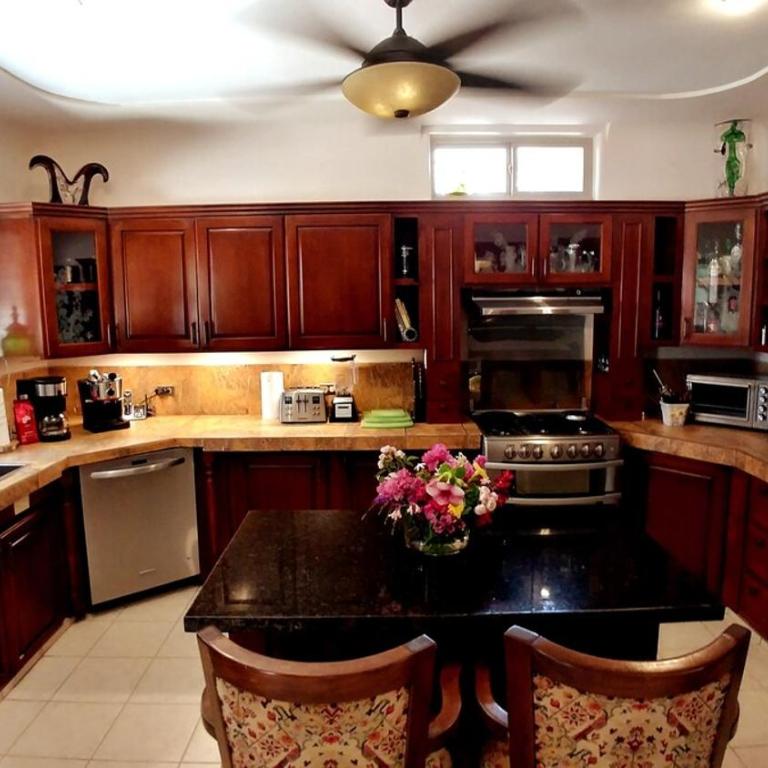 Beach 5 min walk - Private Casa Shona 5 Bedroom - Five-Bedroom House - 23