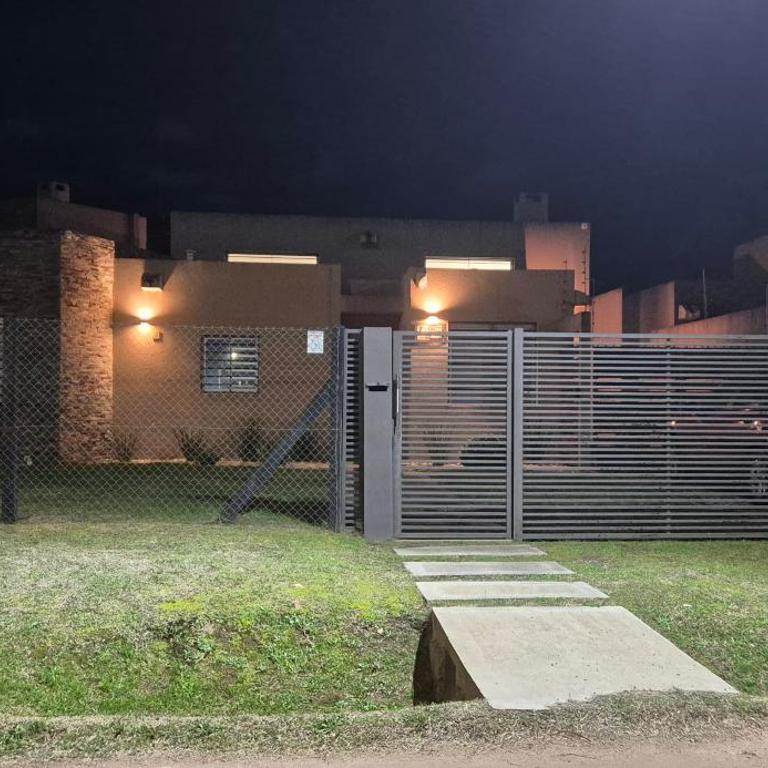 Portal del Este - Two-Bedroom House - 13