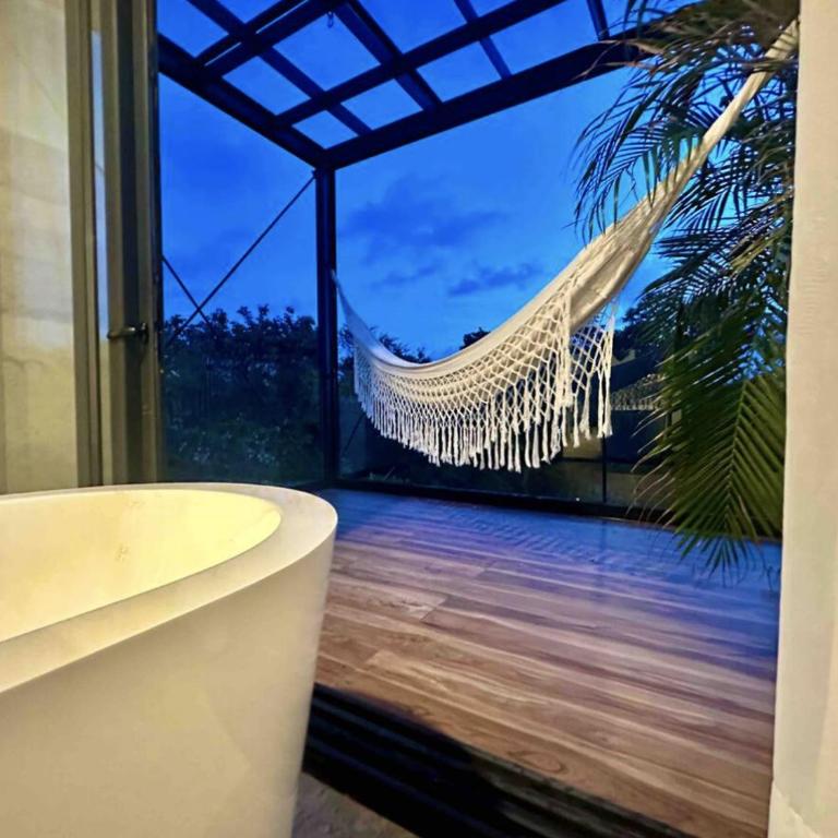 GLASS JUNGLE VILLA with amazing green views -10 min DT - Casa de 3 dormitorios - 62