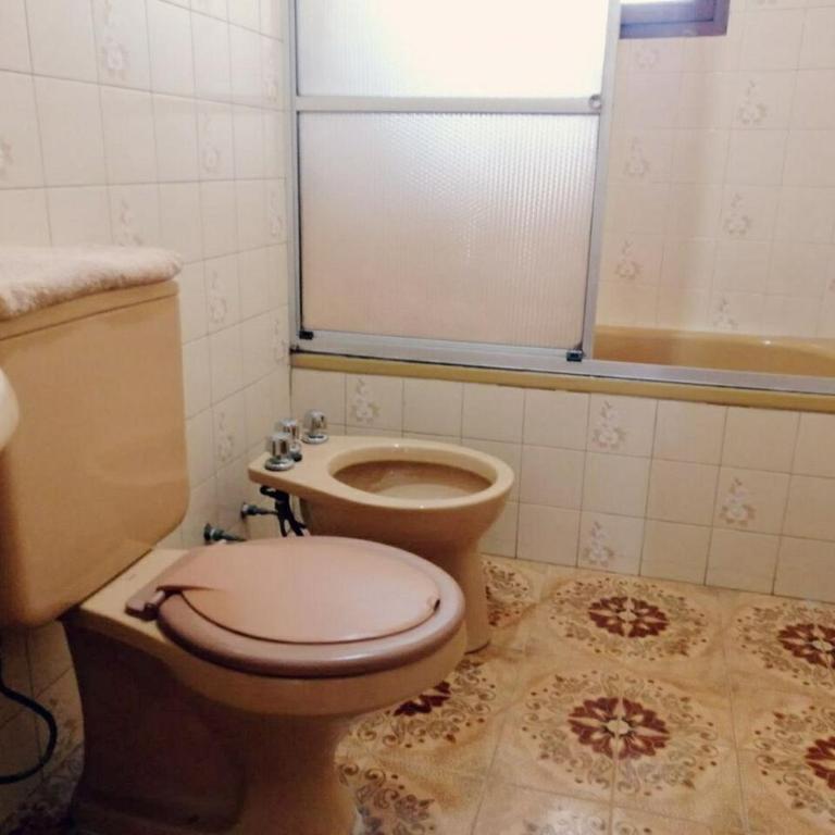 Confortable casa céntrica con terraza - Three-Bedroom Apartment - 11