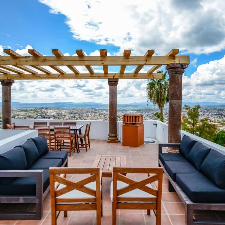 LUXO Casa en San Miguel de Allende Centro con Vistas Panorámicas - Casa de 5 dormitorios - 2