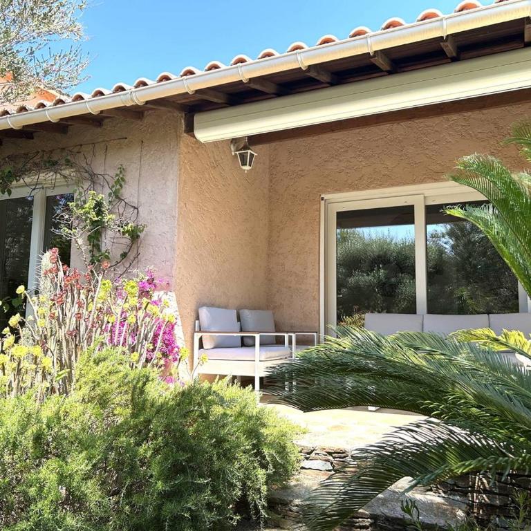 Villa spacieuse avec piscine privative à Bormes-les-Mimosas - FR-1-251-867 - Maison de Vacances - 19