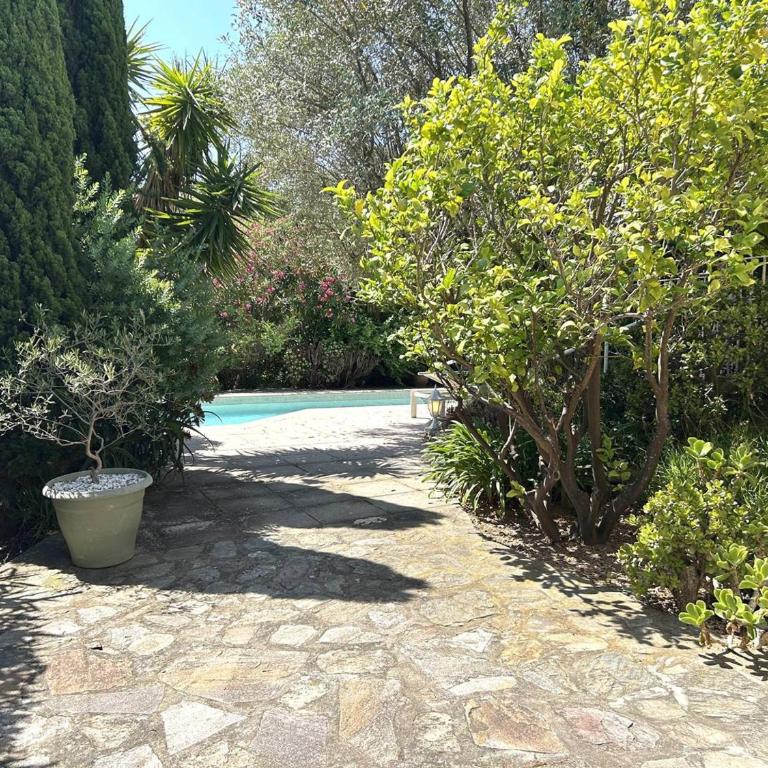 Villa spacieuse avec piscine privative à Bormes-les-Mimosas - FR-1-251-867 - Maison de Vacances - 22