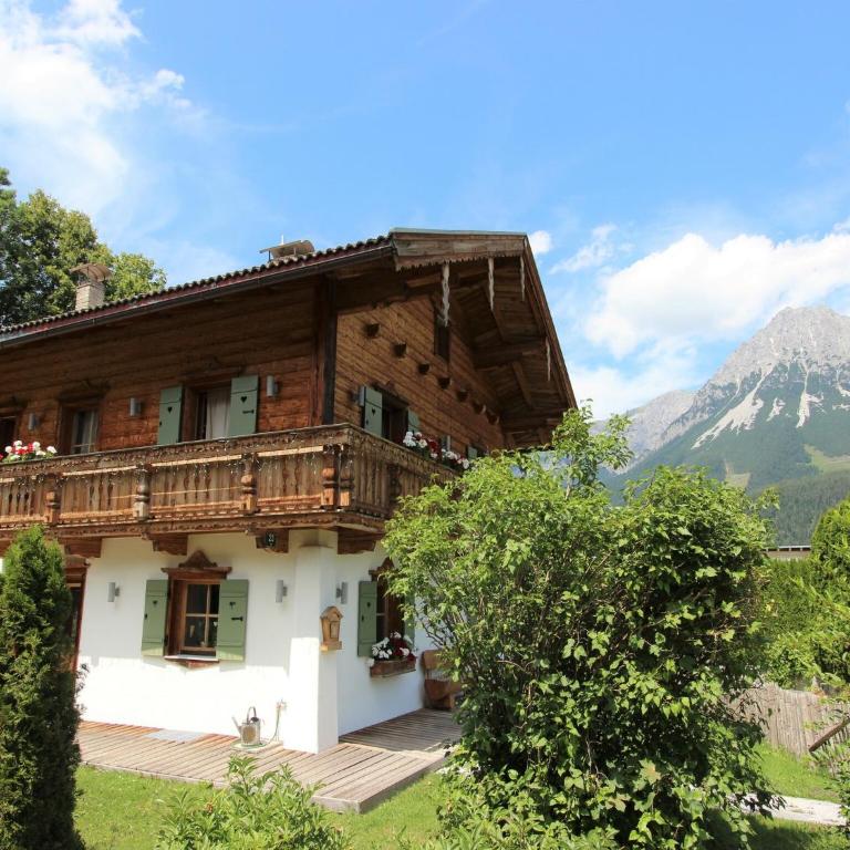 Chalet in Ellmau near Ski Slopes - Superior Chalet - 1