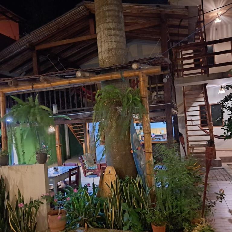 Hostal Moai - Family Room with Private Bathroom - 1